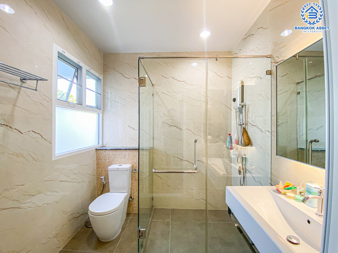 *****ทาวน์โฮม 3 ชั้นมือสองนนทบุรี โครงการ บารอนเนียทาวน์ ท่าน้ำนนท์ หลังมุม เนื้อที่กว้างขวางถึง 38 ตร.ว. ฟังก์ชันครบครัน 3 ห้องนอน 4 ห้องน้ำ 2 ที่จอดรถ บ้านพร้อมอยู่ แถมฟรี! 4 เครื่องปรับอากาศ บนทำเลเดินทางสะดวก ใกล้รถไฟฟ้าสายสีม่วง "สถานีแยกติวานนท์" และจุดขึ้นทางด่วน "ศรีรัช"