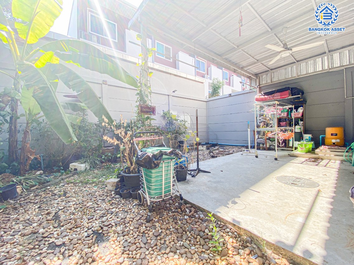 *****ทาวน์โฮม 3 ชั้นมือสองนนทบุรี โครงการ บารอนเนียทาวน์ ท่าน้ำนนท์ หลังมุม เนื้อที่กว้างขวางถึง 38 ตร.ว. ฟังก์ชันครบครัน 3 ห้องนอน 4 ห้องน้ำ 2 ที่จอดรถ บ้านพร้อมอยู่ แถมฟรี! 4 เครื่องปรับอากาศ บนทำเลเดินทางสะดวก ใกล้รถไฟฟ้าสายสีม่วง "สถานีแยกติวานนท์" และจุดขึ้นทางด่วน "ศรีรัช"