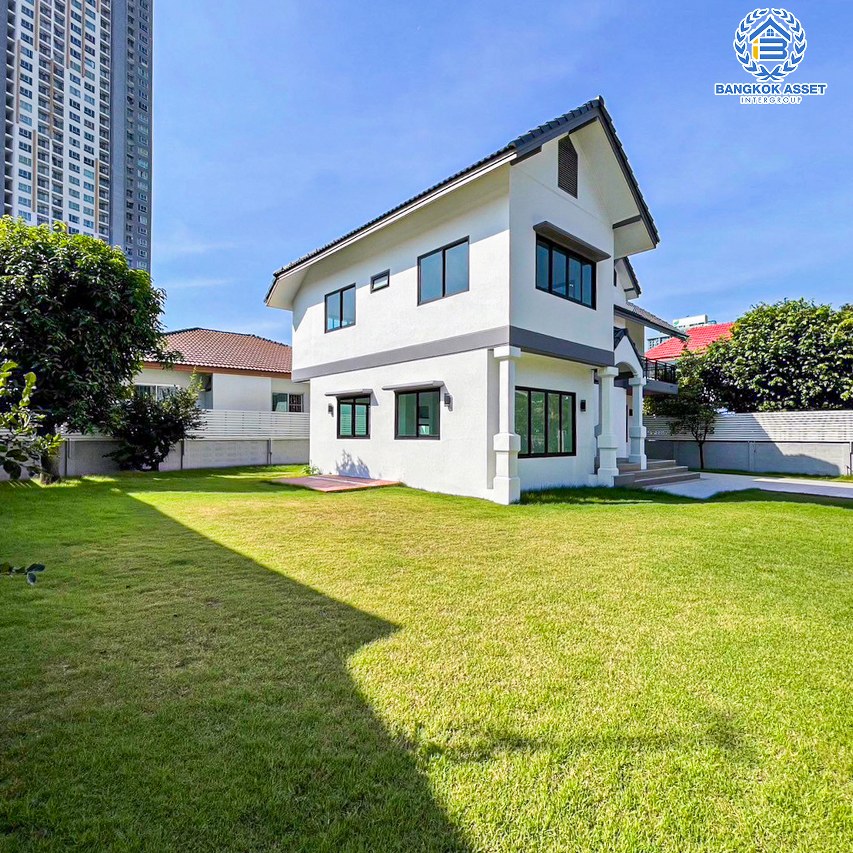 *****บ้านเดี่ยวมือสองนนทบุรี โครงการ กฤษดานคร10 รัตนาธิเบศร์ เนื้อที่กว้างขวางถึง 108 ตร.ว. ฟังก์ชัน 5 ห้องนอน 4 ห้องน้ำ 2 ที่จอดรถ พร้อมห้องแม่บ้าน บ้านรีโนเวทใหม่ แถมฟรี! ปั๊มน้ำพร้อมแทงค์น้ำ บนทำเลติด ถนนรัตนาธิเบศร์ ใกล้รถไฟฟ้าสายสีม่วง "สถานีสามแยกบางใหญ่" และจุดขึ้นทางด่วน "ศรีรัช" จองเลย!