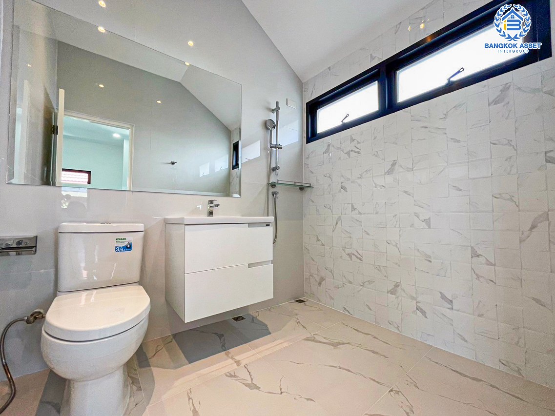 *****บ้านเดี่ยวมือสองนนทบุรี โครงการ กฤษดานคร10 รัตนาธิเบศร์ เนื้อที่กว้างขวางถึง 108 ตร.ว. ฟังก์ชัน 5 ห้องนอน 4 ห้องน้ำ 2 ที่จอดรถ พร้อมห้องแม่บ้าน บ้านรีโนเวทใหม่ แถมฟรี! ปั๊มน้ำพร้อมแทงค์น้ำ บนทำเลติด ถนนรัตนาธิเบศร์ ใกล้รถไฟฟ้าสายสีม่วง "สถานีสามแยกบางใหญ่" และจุดขึ้นทางด่วน "ศรีรัช" จองเลย!