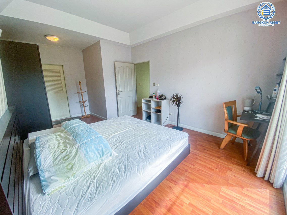 *****บ้านเดี่ยวมือสองนนทบุรี โครงการ พฤกษ์ลดา1 คลองถนน หลังมุม เนื้อที่กว้างมากถึง 64 ตร.ว. ฟังก์ชัน 3 ห้องนอน 3 ห้องน้ำ 2 ที่จอดรถ บ้านสภาพสวย พร้อมเข้าอยู่ บนทำเลแห่งการเดินทาง เชื่อมต่อถนนกาญจนาภิเษก ใกล้รถไฟฟ้าสายสีม่วง "สถานีคลองบางไผ่" และจุดขึ้นทางด่วน "กาญจนาภิเษก"