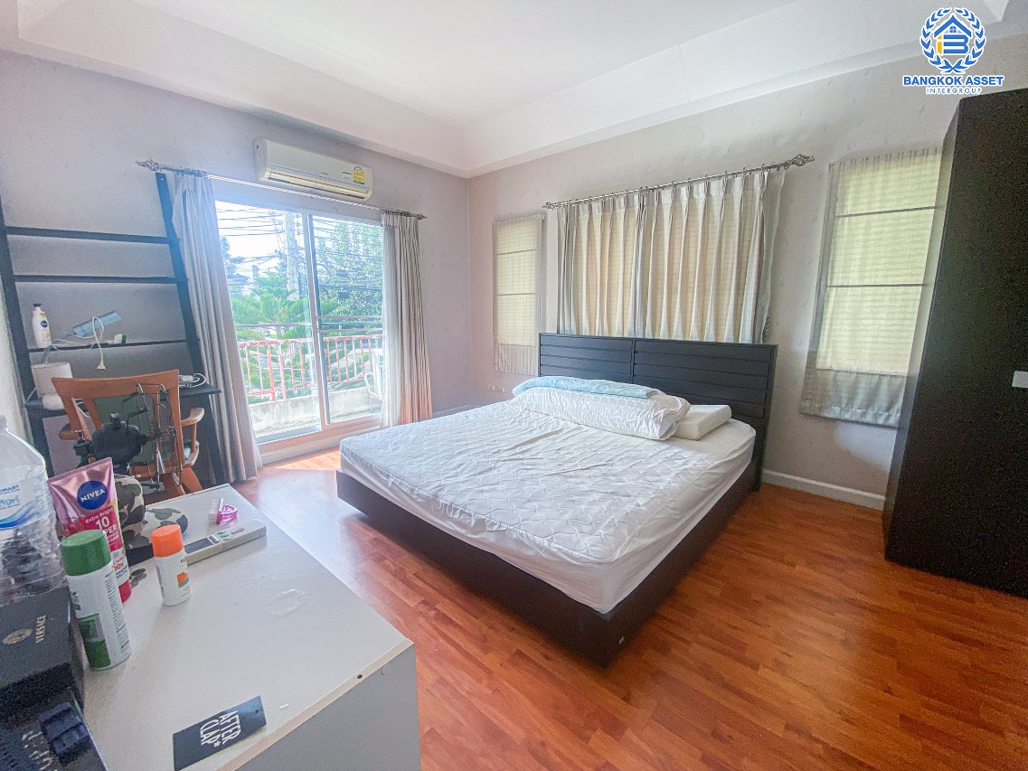 *****บ้านเดี่ยวมือสองนนทบุรี โครงการ พฤกษ์ลดา1 คลองถนน หลังมุม เนื้อที่กว้างมากถึง 64 ตร.ว. ฟังก์ชัน 3 ห้องนอน 3 ห้องน้ำ 2 ที่จอดรถ บ้านสภาพสวย พร้อมเข้าอยู่ บนทำเลแห่งการเดินทาง เชื่อมต่อถนนกาญจนาภิเษก ใกล้รถไฟฟ้าสายสีม่วง "สถานีคลองบางไผ่" และจุดขึ้นทางด่วน "กาญจนาภิเษก"