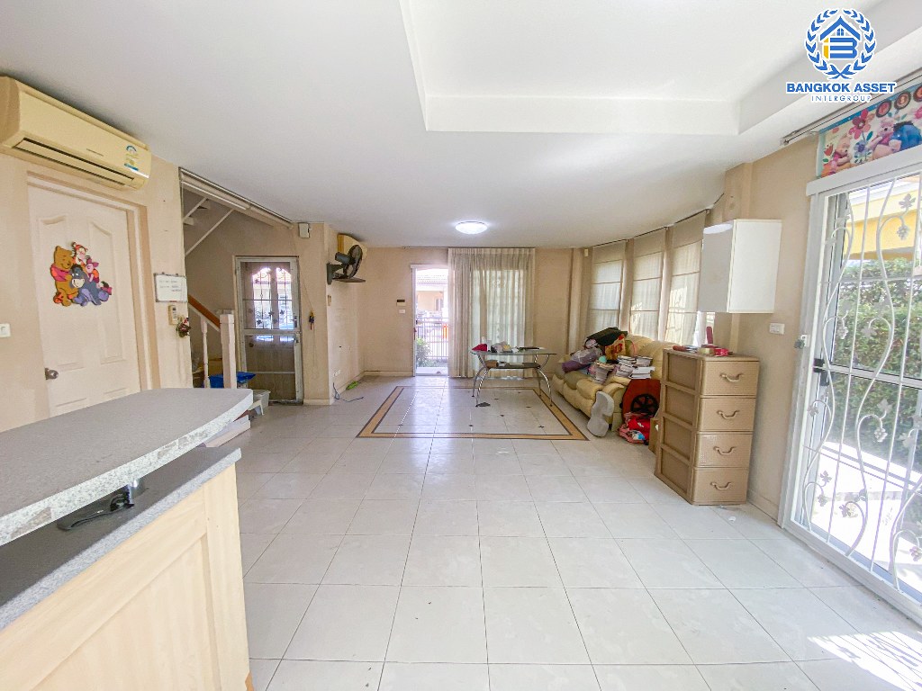 *****บ้านเดี่ยวมือสอง โครงการ มัณฑนา ราชพฤกษ์ เนื้อที่ 51.50 ตร.ว. ฟังก์ชัน 3 ห้องนอน 2 ห้องน้ำ 1 ที่จอดรถ บ้านสภาพดีเยี่ยม บนทำเลใกล้เมือง เดินทางสะดวก เชื่อมต่อถนนชัยพฤกษ์ ถนนนครอินทร์ ถนนกาญจนาภิเษก ใกล้รถไฟฟ้าสายสีม่วง "สถานีบางรักน้อยท่าอิฐ" และจุดขึ้นทางด่วน "ศรีรัช"  แถมฟรี! เครื่องปรับอากาศ