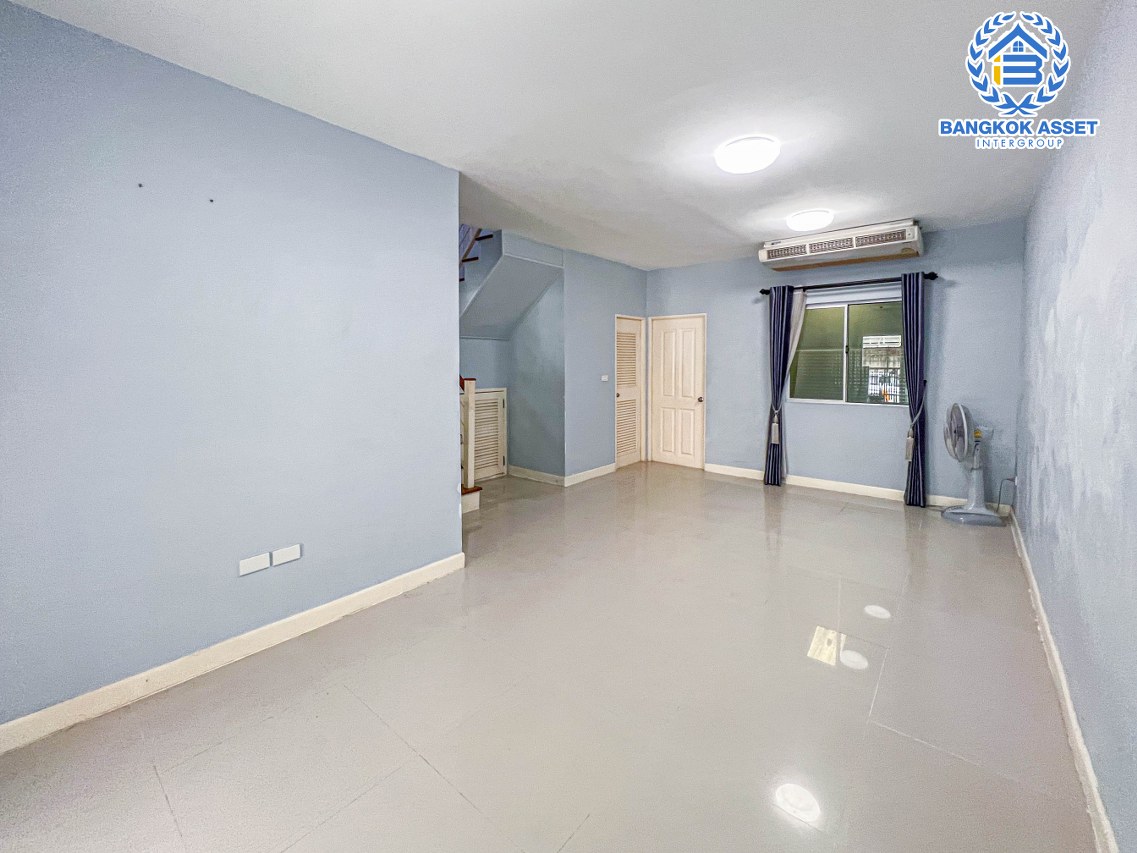 *****ทาวน์เฮ้าส์มือสองนนทบุรี โครงการ พฤกษาวิลล์19 กาญจนาภิเษก เนื้อที่เกือบ 18 ตร.ว. ฟังก์ชัน 3 ห้องนอน 2 ห้องน้ำ 1 ที่จอดรถ แถมฟรี! 3 เครื่องปรับอากาศ 1 เครื่องดูดควัน บนทำเลแห่งการเดินทาง เดินทางสะดวก เพราะเชื่อมต่อถนนกาญจนาภิเษก, ถนนนครอินทร์, ถนนราชพฤกษ์ จองด่วน!