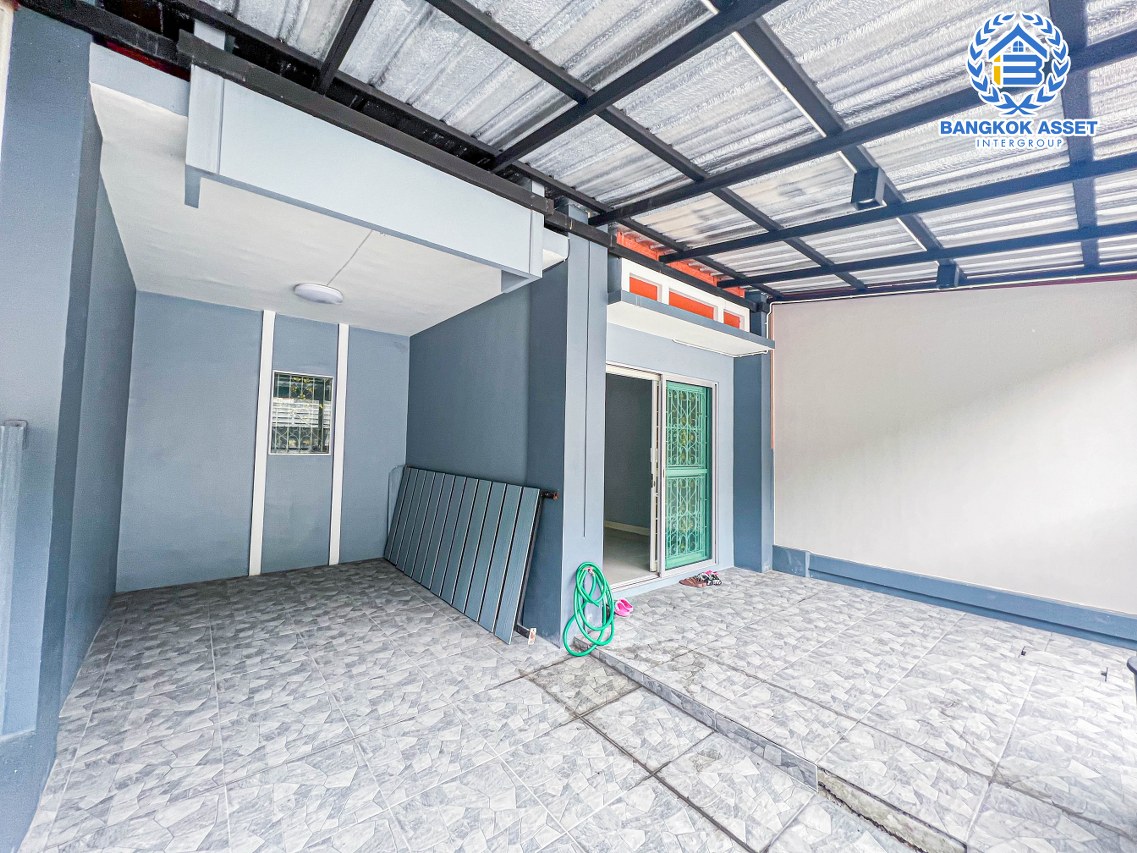 *****ทาวน์เฮ้าส์มือสองนนทบุรี โครงการ พฤกษาวิลล์19 กาญจนาภิเษก เนื้อที่เกือบ 18 ตร.ว. ฟังก์ชัน 3 ห้องนอน 2 ห้องน้ำ 1 ที่จอดรถ แถมฟรี! 3 เครื่องปรับอากาศ 1 เครื่องดูดควัน บนทำเลแห่งการเดินทาง เดินทางสะดวก เพราะเชื่อมต่อถนนกาญจนาภิเษก, ถนนนครอินทร์, ถนนราชพฤกษ์ จองด่วน!