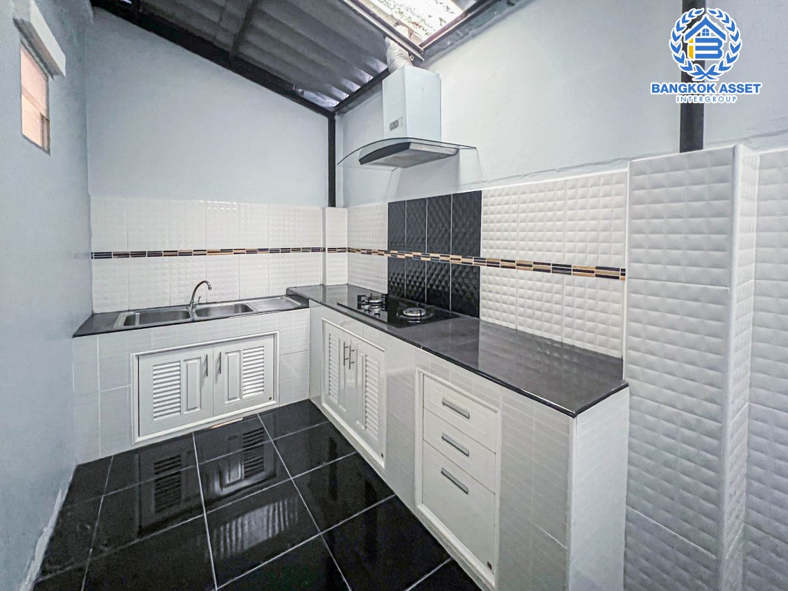 *****ทาวน์เฮ้าส์มือสองนนทบุรี โครงการ พฤกษาวิลล์19 กาญจนาภิเษก เนื้อที่เกือบ 18 ตร.ว. ฟังก์ชัน 3 ห้องนอน 2 ห้องน้ำ 1 ที่จอดรถ แถมฟรี! 3 เครื่องปรับอากาศ 1 เครื่องดูดควัน บนทำเลแห่งการเดินทาง เดินทางสะดวก เพราะเชื่อมต่อถนนกาญจนาภิเษก, ถนนนครอินทร์, ถนนราชพฤกษ์ จองด่วน!