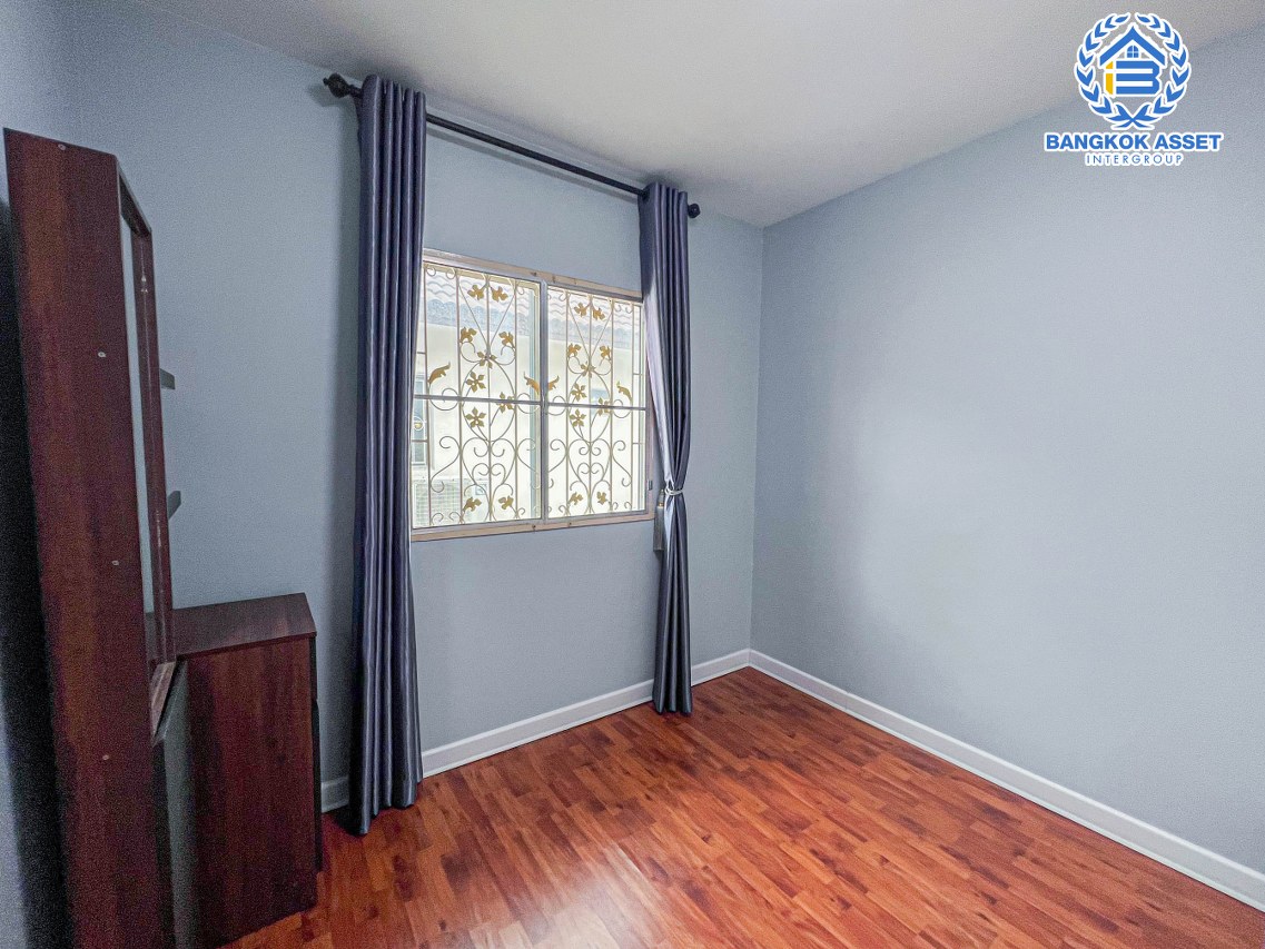 *****ทาวน์เฮ้าส์มือสองนนทบุรี โครงการ พฤกษาวิลล์19 กาญจนาภิเษก เนื้อที่เกือบ 18 ตร.ว. ฟังก์ชัน 3 ห้องนอน 2 ห้องน้ำ 1 ที่จอดรถ แถมฟรี! 3 เครื่องปรับอากาศ 1 เครื่องดูดควัน บนทำเลแห่งการเดินทาง เดินทางสะดวก เพราะเชื่อมต่อถนนกาญจนาภิเษก, ถนนนครอินทร์, ถนนราชพฤกษ์ จองด่วน!