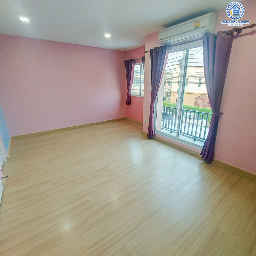 *****ทาวน์เฮ้าส์มือสองนนทบุรี โครงการ พลีโน่ รัตนาธิเบศร์-ชัยพฤกษ์ เนื้อที่ 20.6 ตร.ว. ฟังก์ชัน 3 ห้องนอน 2 ห้องน้ำ 2 ที่จอดรถ บ้านสภาพพร้อมเข้าอยู่ ไม่เคยเข้าอยู่ บนทำเลเชื่อมต่อ ถ.ชัยพฤกษ์, ถ.บางกรวย-ไทรน้อย, ถ.ราชพฤกษ์ ใกล้รถไฟฟ้าสายสีม่วง "สถานีบางพลู" และทางด่วน "ศรีรัช" ในราคาสุดคุ้ม!