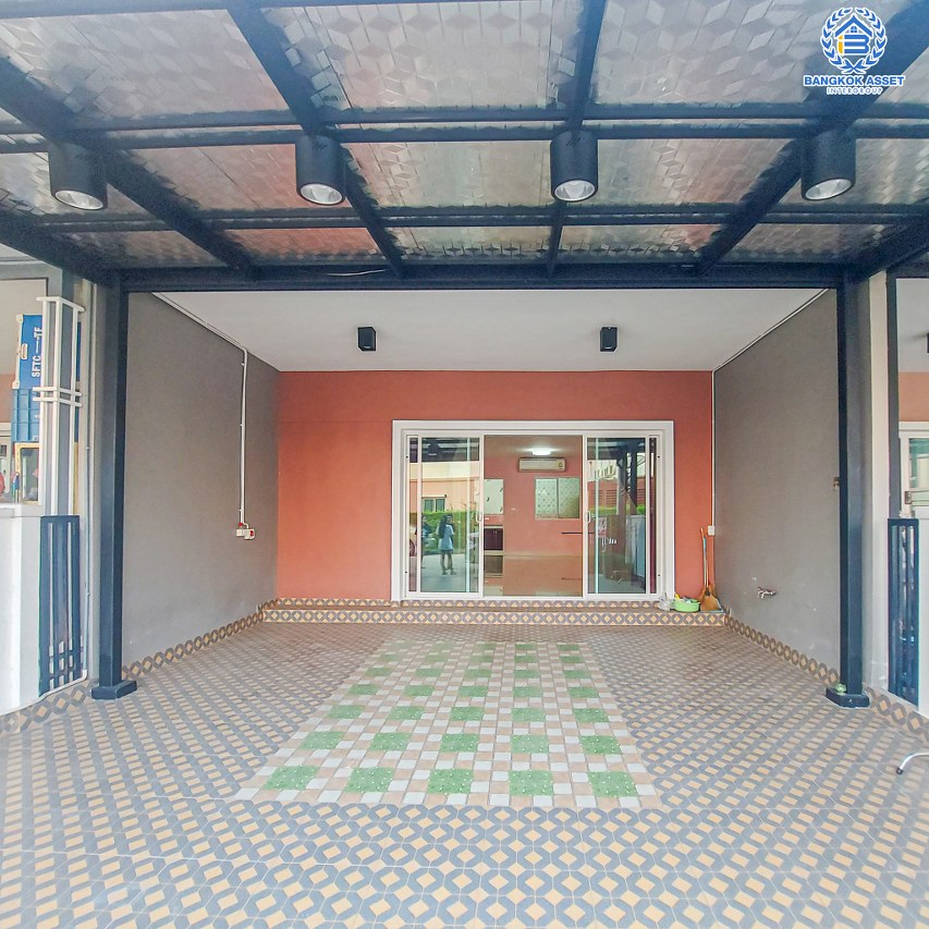 *****ทาวน์เฮ้าส์มือสองนนทบุรี โครงการ พลีโน่ รัตนาธิเบศร์-ชัยพฤกษ์ เนื้อที่ 20.6 ตร.ว. ฟังก์ชัน 3 ห้องนอน 2 ห้องน้ำ 2 ที่จอดรถ บ้านสภาพพร้อมเข้าอยู่ ไม่เคยเข้าอยู่ บนทำเลเชื่อมต่อ ถ.ชัยพฤกษ์, ถ.บางกรวย-ไทรน้อย, ถ.ราชพฤกษ์ ใกล้รถไฟฟ้าสายสีม่วง "สถานีบางพลู" และทางด่วน "ศรีรัช" ในราคาสุดคุ้ม!