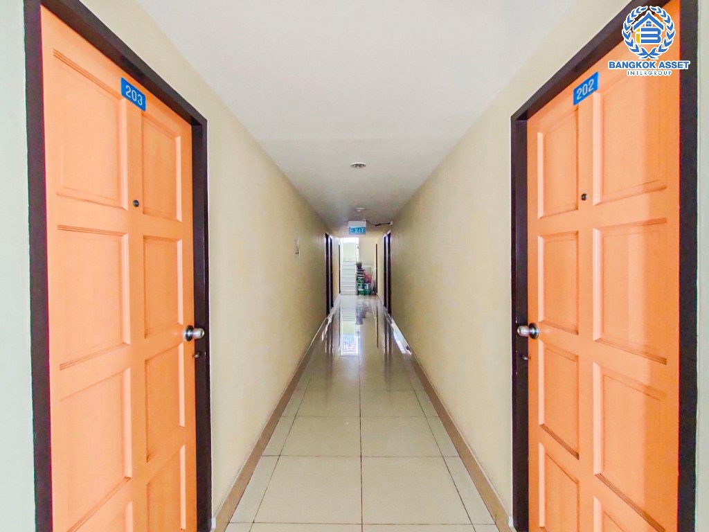 *****อพาร์ทเมนต์มือสอง ซอยรัชฏภัณฑ์ ดินแดง ทำเลดีเยี่ยม เหมาะสำหรับการลงทุนใจกลางเมือง เนื้อที่ 89 ตร.ว. ฟังก์ชัน 42 ห้องนอน 44 ห้องน้ำ มีให้เช่าป้ายโฆษณา เชื่อมต่อถนนจตุรทิศ ถนนดินแดง ถนนราชปรารภ ใกล้รถไฟฟ้าสายสีเขียว "สถานีอนุเสาวรีย์ชัยสมรภูมิ" และจุดขึ้นทางด่วน "ศรีรัช"