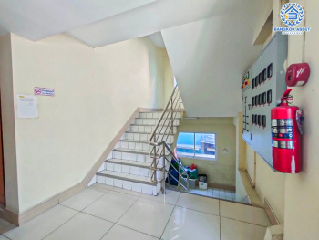 *****อพาร์ทเมนต์มือสอง ซอยรัชฏภัณฑ์ ดินแดง ทำเลดีเยี่ยม เหมาะสำหรับการลงทุนใจกลางเมือง เนื้อที่ 89 ตร.ว. ฟังก์ชัน 42 ห้องนอน 44 ห้องน้ำ มีให้เช่าป้ายโฆษณา เชื่อมต่อถนนจตุรทิศ ถนนดินแดง ถนนราชปรารภ ใกล้รถไฟฟ้าสายสีเขียว "สถานีอนุเสาวรีย์ชัยสมรภูมิ" และจุดขึ้นทางด่วน "ศรีรัช"