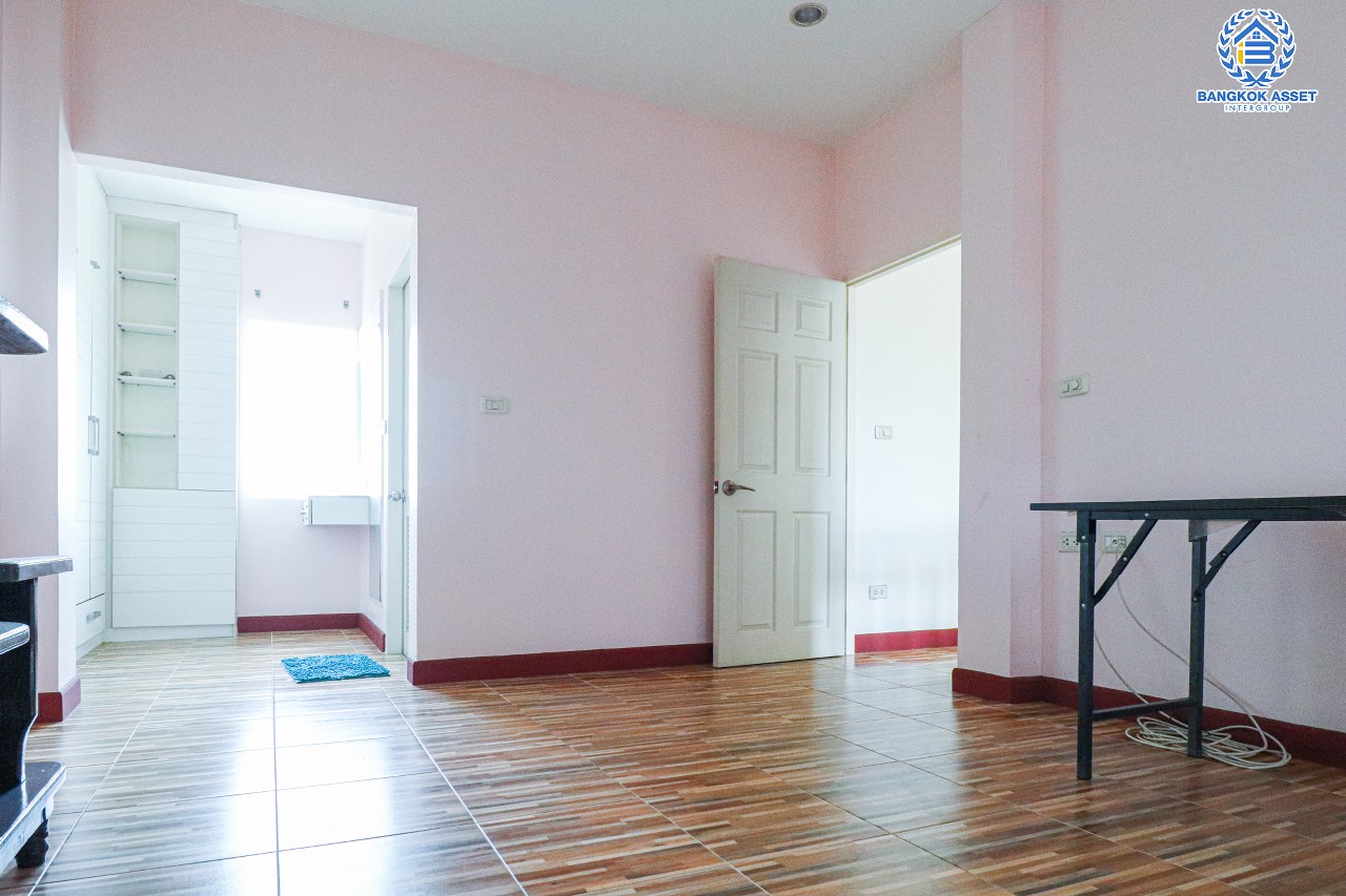 *****บ้านเดี่ยวมือสองนนทบุรี โครงการ เพอร์เฟคเพลส พระราม5-ราชพฤกษ์ เนื้อที่กว้างถึง 60.7 ตร.ว. ฟังก์ชัน 4 ห้องนอน 3 ห้องน้ำ 2 ที่จอดรถ บ้านต่อเติมครบพร้อมเข้าอยู่ บนทำเลติดถนนนครอินทร์ ใกล้ห้างสรรพสินค้าเซ็นทรัล เวสต์วิลล์ ทางด่วน "ศรีรัช" จองเลย!