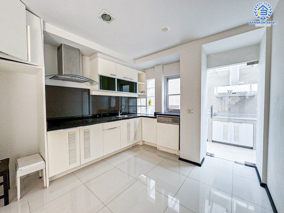 *****บ้านเดี่ยวมือสองนนทบุรี โครงการ โนเบิล ทารา งามวงศ์วาน เนื้อที่กว้างขวางถึง 88.1 ตร.ว. ฟังก์ชัน 4 ห้องนอน 4 ห้องน้ำ 2 ที่จอดรถ บ้านพื้นที่กว้างขวาง แถมฟรี! 5 เครื่องปรับอากาศ, 4 เครื่องทำน้ำอุ่น ฯลฯ บนทำเลใจกลางเมือง ใกล้รถไฟฟ้าสายสีม่วง "สถานีบางกระสอ" และทางด่วน "ศรีรัช"