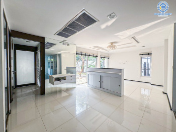 *****บ้านเดี่ยวมือสองนนทบุรี โครงการ โนเบิล ทารา งามวงศ์วาน เนื้อที่กว้างขวางถึง 88.1 ตร.ว. ฟังก์ชัน 4 ห้องนอน 4 ห้องน้ำ 2 ที่จอดรถ บ้านพื้นที่กว้างขวาง แถมฟรี! 5 เครื่องปรับอากาศ, 4 เครื่องทำน้ำอุ่น ฯลฯ บนทำเลใจกลางเมือง ใกล้รถไฟฟ้าสายสีม่วง "สถานีบางกระสอ" และทางด่วน "ศรีรัช"