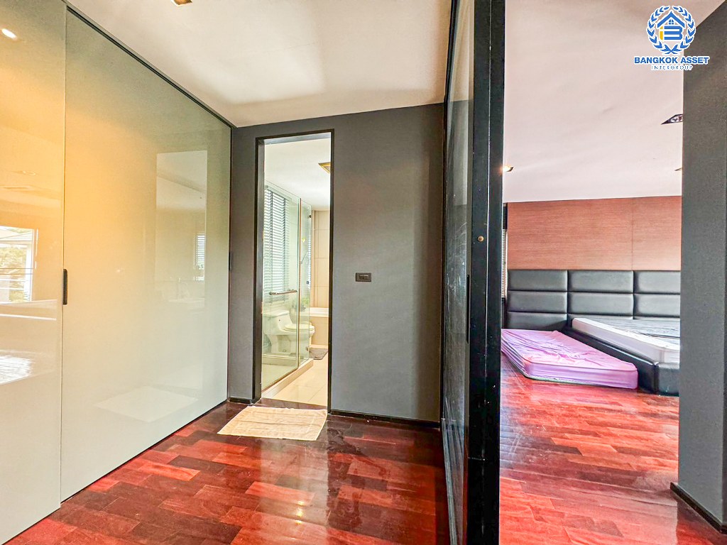 ****บ้านเดี่ยวมือสอง โครงการ โนเบิล ทารา งามวงศ์วาน สุดยอดความเป็นส่วนตัว กลางใจเมือง เนื้อที่ 116.80 ตร.ว. ฟังก์ชัน 3 ห้องนอน 4 ห้องน้ำ 2 ที่จอดรถ แถมฟรี! เครื่องปรับอากาศ บนทำเลเดินทางสะดวก เชื่อมต่อถนนรัตนาธิเบศร์ ถนนเลี่ยงเมืองนนทบุรี ใกล้รถไฟฟ้าสายสีม่วง "สถานีบางกระสอ" และจุดขึ้นทางด่วน "ศรีรัช"