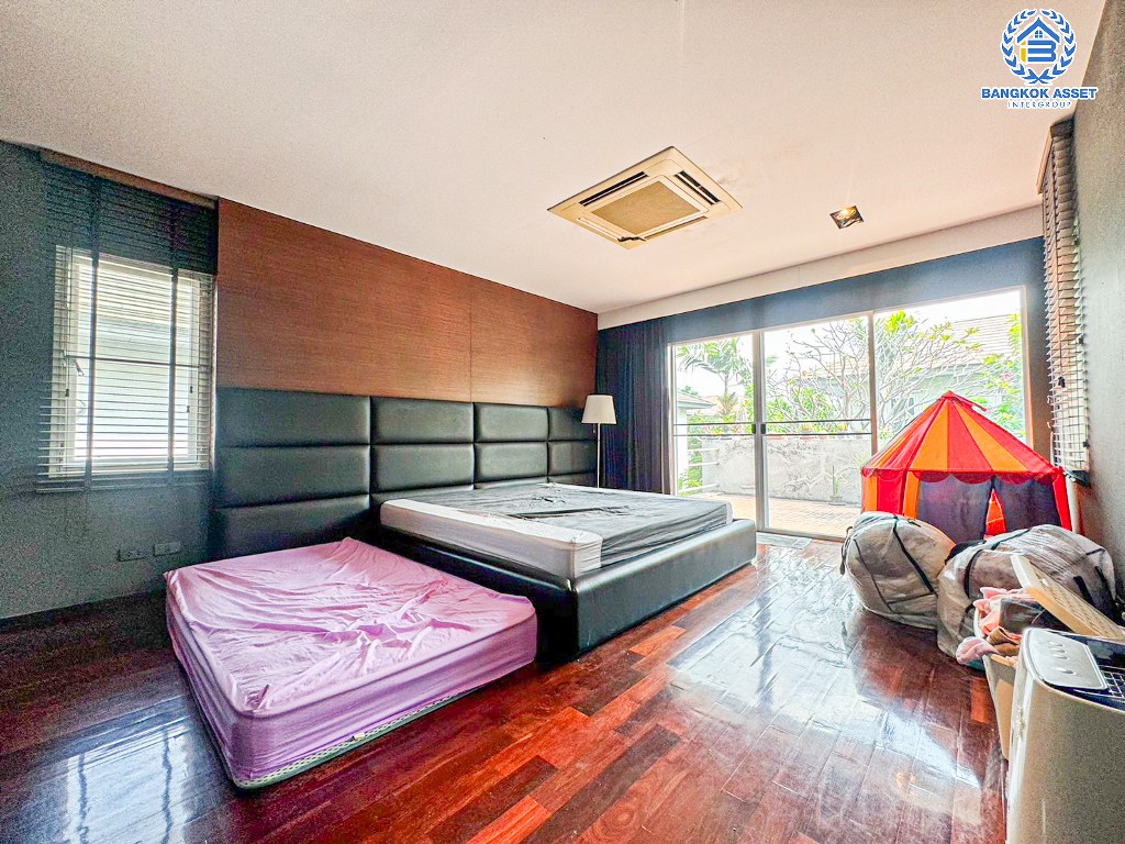 ****บ้านเดี่ยวมือสอง โครงการ โนเบิล ทารา งามวงศ์วาน สุดยอดความเป็นส่วนตัว กลางใจเมือง เนื้อที่ 116.80 ตร.ว. ฟังก์ชัน 3 ห้องนอน 4 ห้องน้ำ 2 ที่จอดรถ แถมฟรี! เครื่องปรับอากาศ บนทำเลเดินทางสะดวก เชื่อมต่อถนนรัตนาธิเบศร์ ถนนเลี่ยงเมืองนนทบุรี ใกล้รถไฟฟ้าสายสีม่วง "สถานีบางกระสอ" และจุดขึ้นทางด่วน "ศรีรัช"