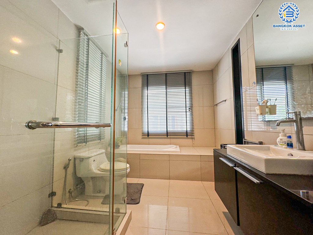 ****บ้านเดี่ยวมือสอง โครงการ โนเบิล ทารา งามวงศ์วาน สุดยอดความเป็นส่วนตัว กลางใจเมือง เนื้อที่ 116.80 ตร.ว. ฟังก์ชัน 3 ห้องนอน 4 ห้องน้ำ 2 ที่จอดรถ แถมฟรี! เครื่องปรับอากาศ บนทำเลเดินทางสะดวก เชื่อมต่อถนนรัตนาธิเบศร์ ถนนเลี่ยงเมืองนนทบุรี ใกล้รถไฟฟ้าสายสีม่วง "สถานีบางกระสอ" และจุดขึ้นทางด่วน "ศรีรัช"