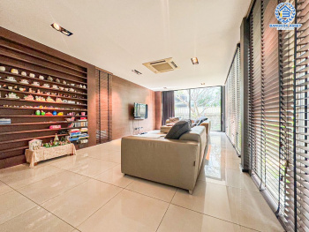 ****บ้านเดี่ยวมือสอง โครงการ โนเบิล ทารา งามวงศ์วาน สุดยอดความเป็นส่วนตัว กลางใจเมือง เนื้อที่ 116.80 ตร.ว. ฟังก์ชัน 3 ห้องนอน 4 ห้องน้ำ 2 ที่จอดรถ แถมฟรี! เครื่องปรับอากาศ บนทำเลเดินทางสะดวก เชื่อมต่อถนนรัตนาธิเบศร์ ถนนเลี่ยงเมืองนนทบุรี ใกล้รถไฟฟ้าสายสีม่วง "สถานีบางกระสอ" และจุดขึ้นทางด่วน "ศรีรัช"