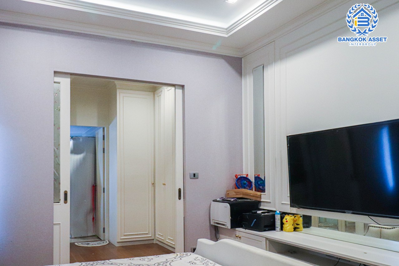 *****บ้านเดี่ยวมือสองกรุงเทพฯ โครงการ บุราสิริ วัชรพล หลังมุม เนื้อที่กว้างขวางถึง 116.9  ตร.ว. ฟังก์ชัน 6 ห้องนอน 5 ห้องน้ำ 4 ที่จอดรถ ตกแต่งหรูหรา จัดสรรพื้นที่ใช้สอยได้ดั่งใจ บนทำเลเดินทางสะดวก เชื่อมต่อ ถนนสุขาภิบาล5, ถนนรัตนโกสินทร์สมโภช, ถนนเพิ่มสิน ใกล้จุดขึ้นทางด่วน "ฉลองรัช"