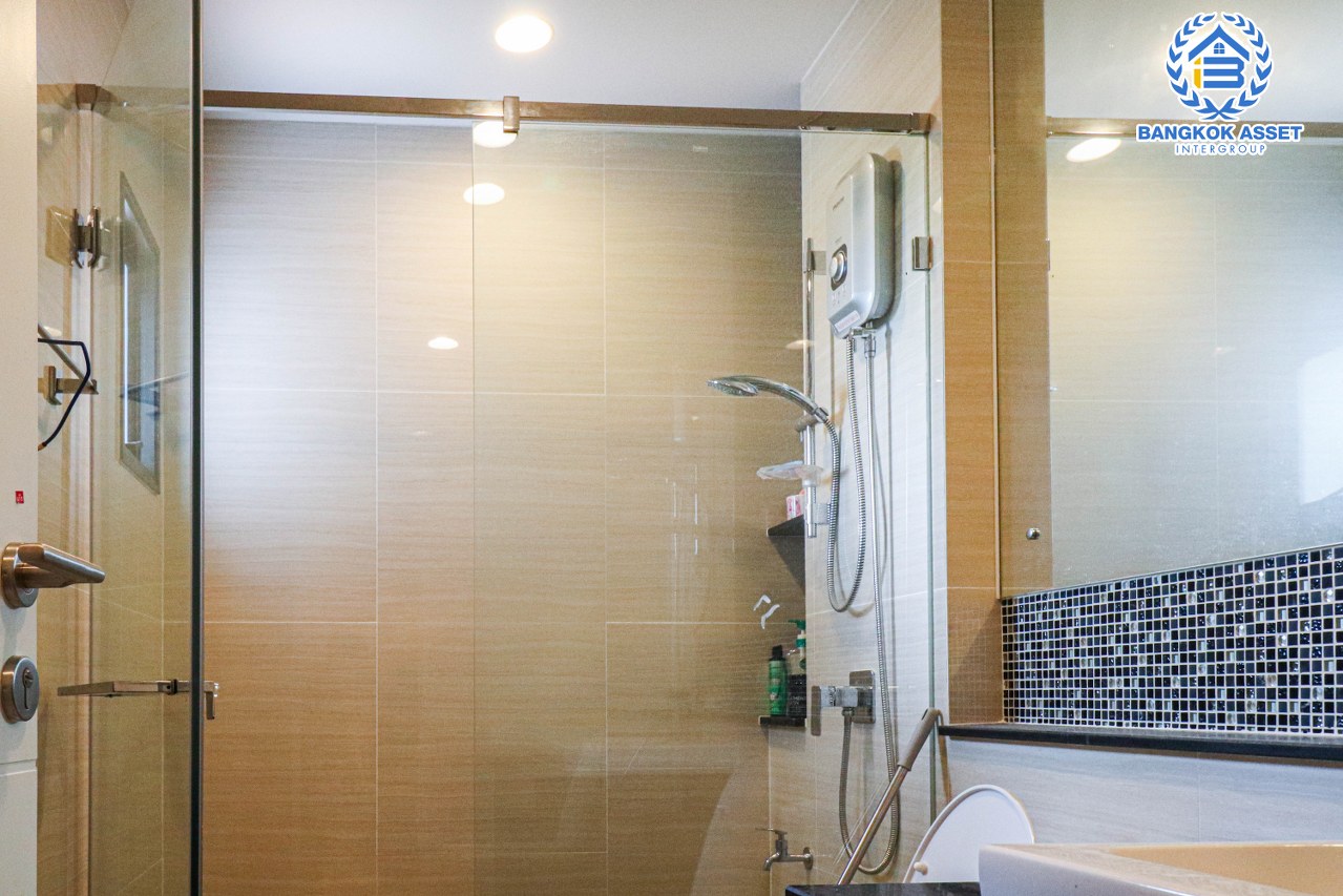 *****บ้านเดี่ยวมือสองกรุงเทพฯ โครงการ บุราสิริ วัชรพล หลังมุม เนื้อที่กว้างขวางถึง 116.9  ตร.ว. ฟังก์ชัน 6 ห้องนอน 5 ห้องน้ำ 4 ที่จอดรถ ตกแต่งหรูหรา จัดสรรพื้นที่ใช้สอยได้ดั่งใจ บนทำเลเดินทางสะดวก เชื่อมต่อ ถนนสุขาภิบาล5, ถนนรัตนโกสินทร์สมโภช, ถนนเพิ่มสิน ใกล้จุดขึ้นทางด่วน "ฉลองรัช"