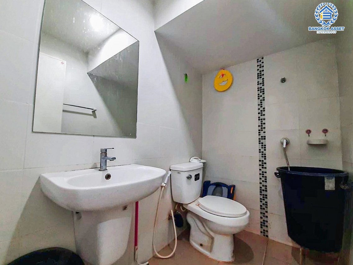 *****ทาวน์เฮ้าส์มือสองนนทบุรี โครงการ ไลโอ อีลิท กาญจนาภิเษก-เวสต์เกต เนื้อที่ 21.8 ตร.ว. ฟังก์ชัน 4 ห้องนอน 2 ห้องน้ำ 2 ที่จอดรถ บ้านใกล้สิ่งอำนวยความสะดวก บนทำเลเดินทางสะดวก เชื่อมต่อ ถนนกาญจนาภิเษก ใกล้รถไฟฟ้าสายสีม่วง "สถานีคลองบางไผ่" และทางด่วน "กาญจนาภิเษก" จองเลย!