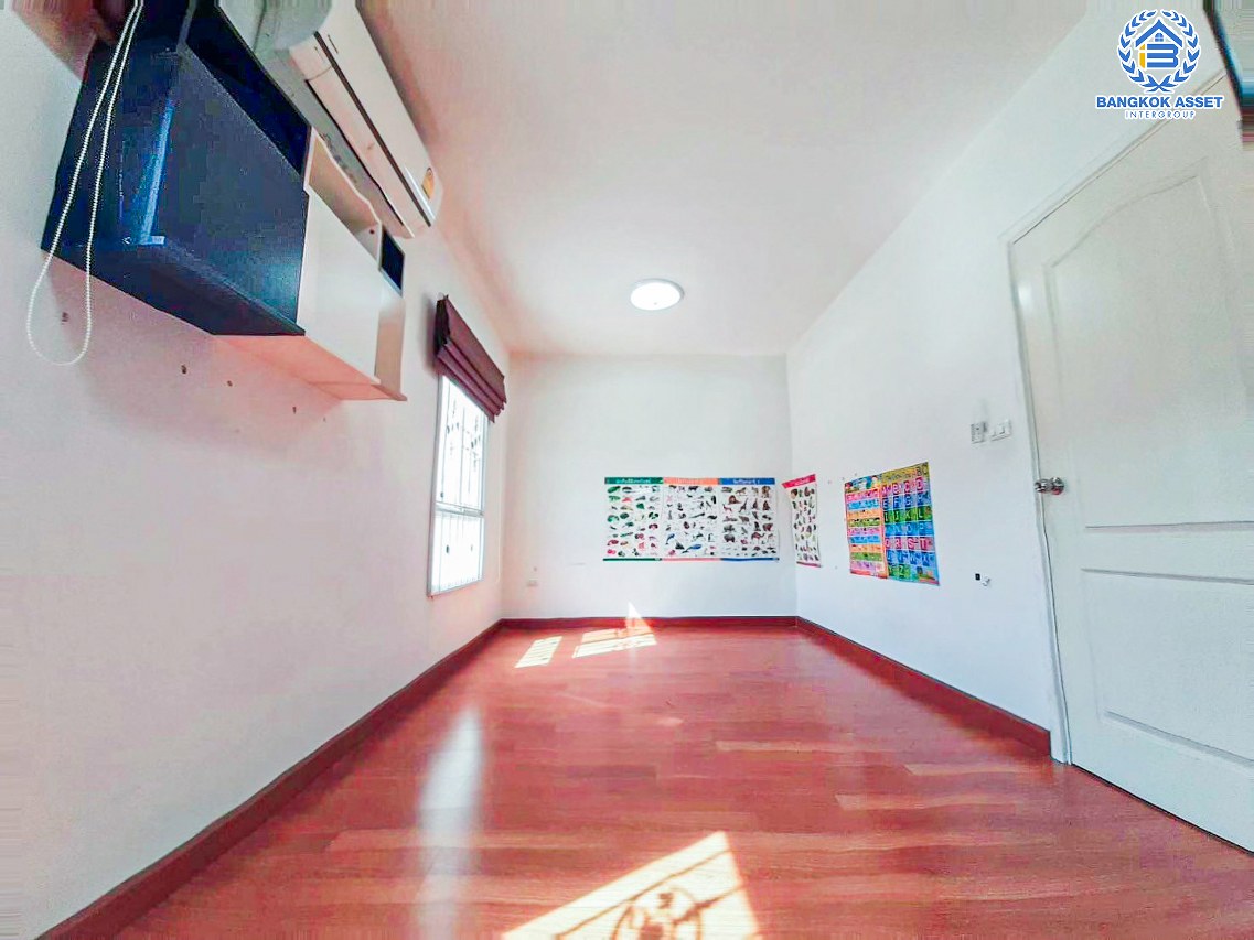 *****ทาวน์เฮ้าส์มือสองนนทบุรี โครงการ ไลโอ อีลิท กาญจนาภิเษก-เวสต์เกต เนื้อที่ 21.8 ตร.ว. ฟังก์ชัน 4 ห้องนอน 2 ห้องน้ำ 2 ที่จอดรถ บ้านใกล้สิ่งอำนวยความสะดวก บนทำเลเดินทางสะดวก เชื่อมต่อ ถนนกาญจนาภิเษก ใกล้รถไฟฟ้าสายสีม่วง "สถานีคลองบางไผ่" และทางด่วน "กาญจนาภิเษก" จองเลย!