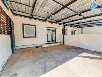 *****ทาวน์เฮ้าส์มือสองนนทบุรี โครงการ ไลโอ อีลิท กาญจนาภิเษก-เวสต์เกต เนื้อที่ 21.8 ตร.ว. ฟังก์ชัน 4 ห้องนอน 2 ห้องน้ำ 2 ที่จอดรถ บ้านใกล้สิ่งอำนวยความสะดวก บนทำเลเดินทางสะดวก เชื่อมต่อ ถนนกาญจนาภิเษก ใกล้รถไฟฟ้าสายสีม่วง "สถานีคลองบางไผ่" และทางด่วน "กาญจนาภิเษก" จองเลย!