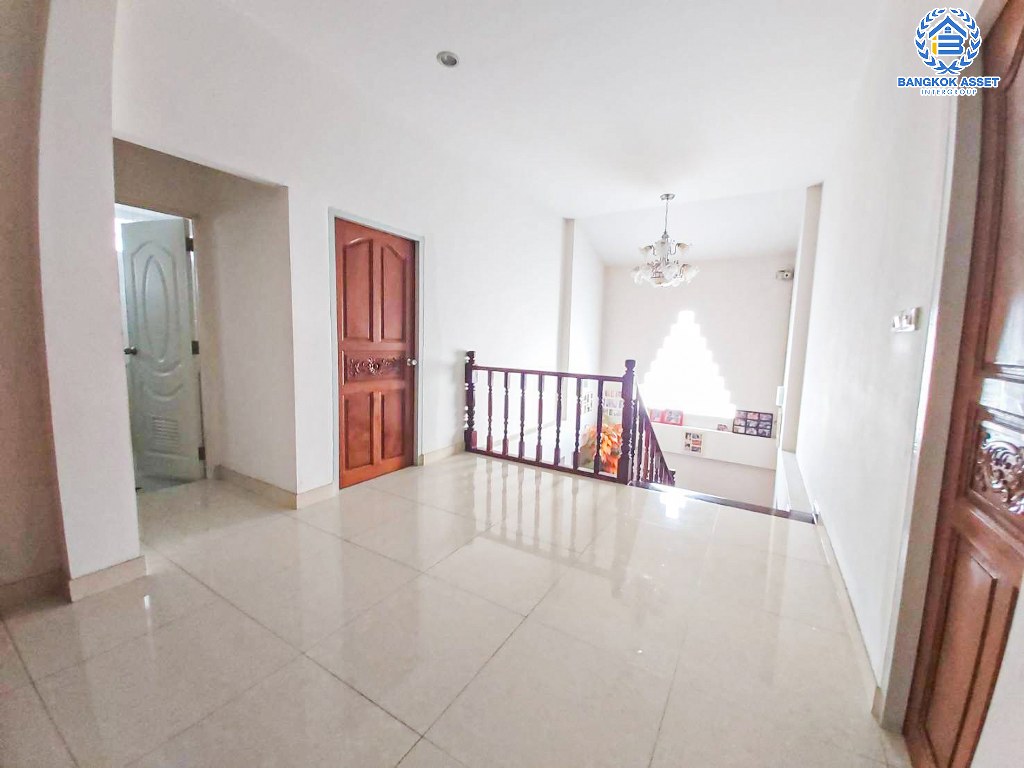 *****โรงงานบนทำเล ซอยบางแวก116 เนื้อที่ 208 ตร.ว. ฟังก์ชัน 4 ห้องนอน 3 ห้องน้ำ 8 ที่จอดรถ มีโกดังเก็บสินค้าไว้ให้ เหมาะกับการเริ่มต้นธุรกิจ การเดินทางสะดวก เชื่อมต่อถนนราชพฤกษ์ ถนนบรมราชชนนี ถนนจรัญสนิทวงศ์ ใกล้รถไฟฟ้าสายสีน้ำเงิน "สถานีหลักสอง" และจุดขึ้นทางด่วน "ศรีรัช"