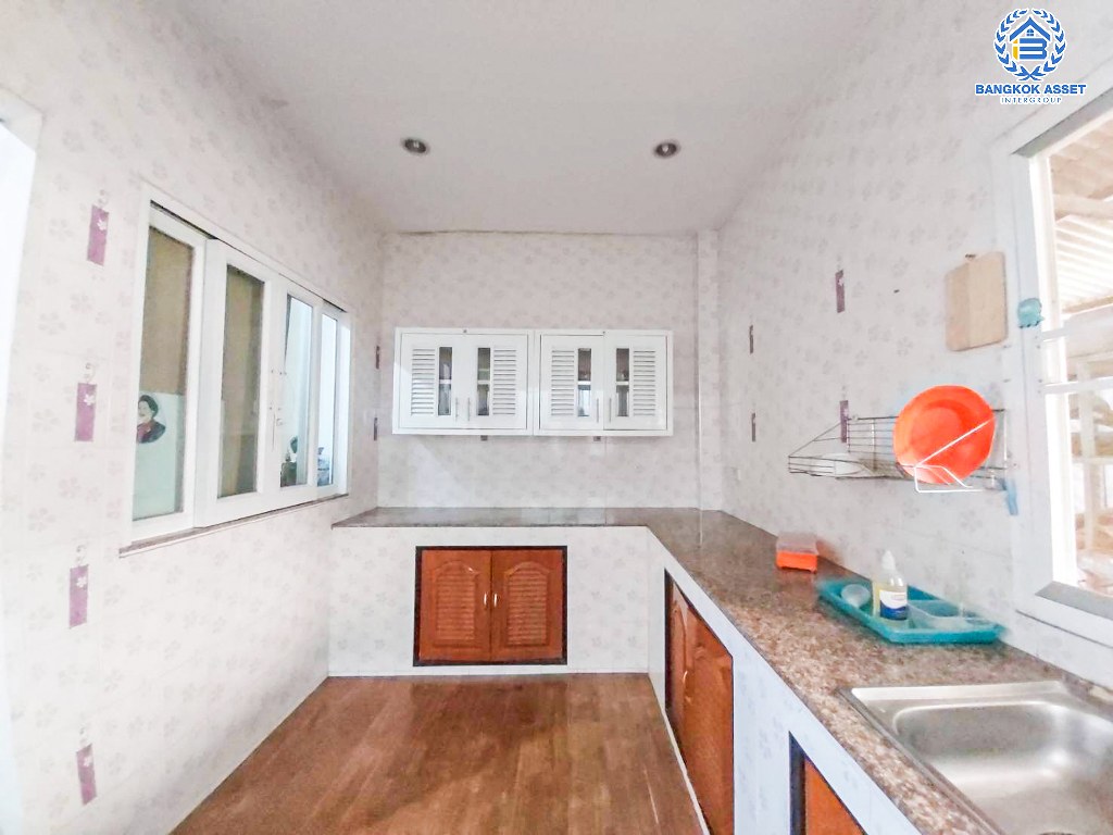 *****โรงงานบนทำเล ซอยบางแวก116 เนื้อที่ 208 ตร.ว. ฟังก์ชัน 4 ห้องนอน 3 ห้องน้ำ 8 ที่จอดรถ มีโกดังเก็บสินค้าไว้ให้ เหมาะกับการเริ่มต้นธุรกิจ การเดินทางสะดวก เชื่อมต่อถนนราชพฤกษ์ ถนนบรมราชชนนี ถนนจรัญสนิทวงศ์ ใกล้รถไฟฟ้าสายสีน้ำเงิน "สถานีหลักสอง" และจุดขึ้นทางด่วน "ศรีรัช"