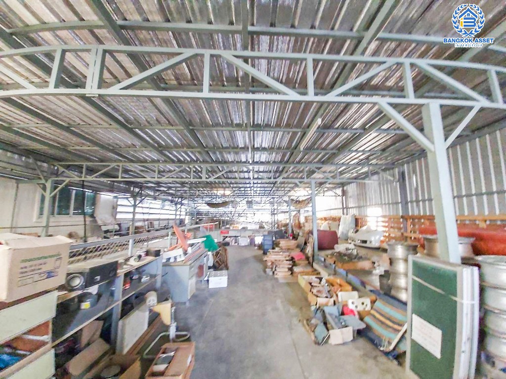 *****โรงงานบนทำเล ซอยบางแวก116 เนื้อที่ 208 ตร.ว. ฟังก์ชัน 4 ห้องนอน 3 ห้องน้ำ 8 ที่จอดรถ มีโกดังเก็บสินค้าไว้ให้ เหมาะกับการเริ่มต้นธุรกิจ การเดินทางสะดวก เชื่อมต่อถนนราชพฤกษ์ ถนนบรมราชชนนี ถนนจรัญสนิทวงศ์ ใกล้รถไฟฟ้าสายสีน้ำเงิน "สถานีหลักสอง" และจุดขึ้นทางด่วน "ศรีรัช"