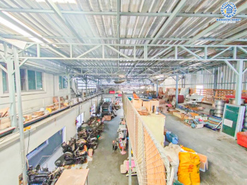 *****โรงงานบนทำเล ซอยบางแวก116 เนื้อที่ 208 ตร.ว. ฟังก์ชัน 4 ห้องนอน 3 ห้องน้ำ 8 ที่จอดรถ มีโกดังเก็บสินค้าไว้ให้ เหมาะกับการเริ่มต้นธุรกิจ การเดินทางสะดวก เชื่อมต่อถนนราชพฤกษ์ ถนนบรมราชชนนี ถนนจรัญสนิทวงศ์ ใกล้รถไฟฟ้าสายสีน้ำเงิน "สถานีหลักสอง" และจุดขึ้นทางด่วน "ศรีรัช"