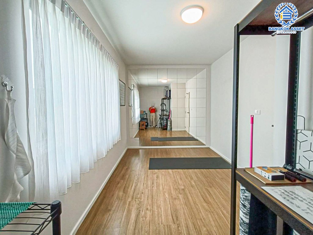 *****ทาวน์โฮม 3 ชั้นมือสอง โครงการ บ้านกลางเมือง ราชพฤกษ์-พระราม5 เนื้อที่ 17 ตร.ว. ฟังก์ชัน 3 ห้องนอน 3 ห้องน้ำ 2 ที่จอดรถ บ้านสภาพเยี่ยม เจ้าของดูแลดีมาก แถมฟรี! เฟอร์นิเจอร์ทั้งหลัง พร้อมเข้าอยู่ โครงการตั้งบนทำเลดี เชื่อมต่อถนนบางกรวย-ไทรน้อย ถนนนครอินทร์ ถนนราชพฤกษ์