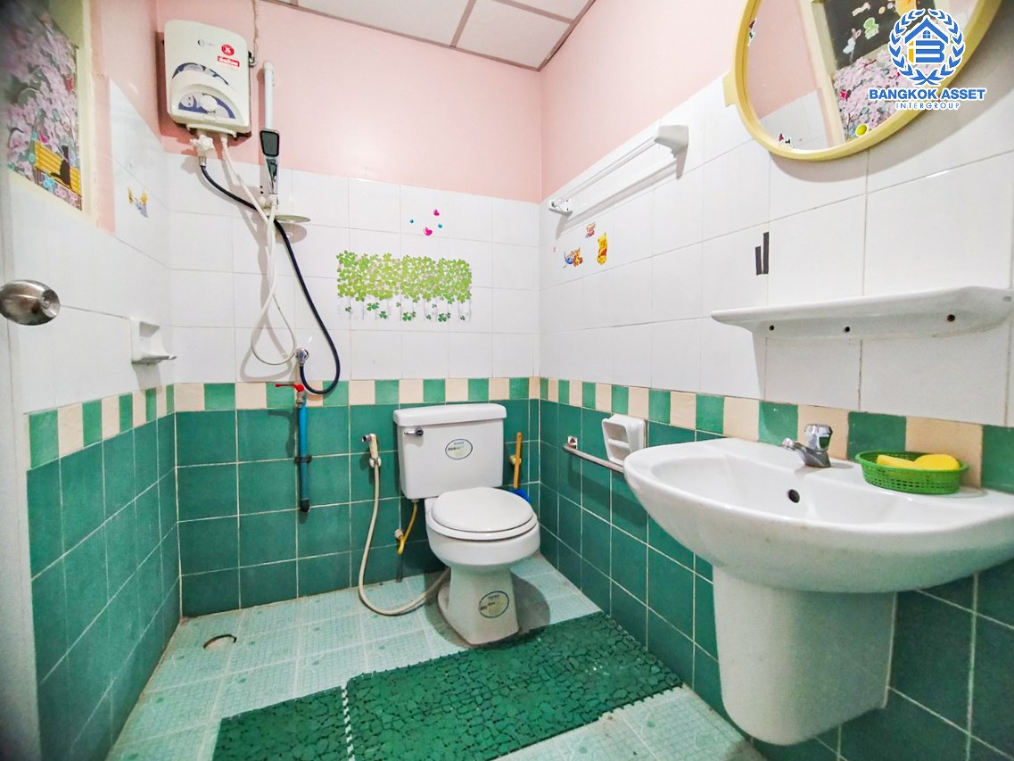 *****บ้านแฝดมือสองนนทบุรี โครงการ พฤกษา19 กาญจนาภิเษก เนื้อที่กว้าง 35 ตร.ว. ฟังก์ชัน 3 ห้องนอน 2 ห้องน้ำ 1 ที่จอดรถ บ้านสภาพสวย พร้อมเข้าอยู่ บนทำเลแห่งการเดินทาง เชื่อมต่อถนนกาญจนาภิเษก, ถนนรัตนาธิเบศร์, ถนนราชพฤกษ์ ใกล้รถไฟฟ้าสายสีม่วง "สถานีคลองบางไผ่" และทางด่วน จองเลย!