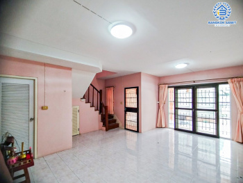 *****บ้านแฝดมือสองนนทบุรี โครงการ พฤกษา19 กาญจนาภิเษก เนื้อที่กว้าง 35 ตร.ว. ฟังก์ชัน 3 ห้องนอน 2 ห้องน้ำ 1 ที่จอดรถ บ้านสภาพสวย พร้อมเข้าอยู่ บนทำเลแห่งการเดินทาง เชื่อมต่อถนนกาญจนาภิเษก, ถนนรัตนาธิเบศร์, ถนนราชพฤกษ์ ใกล้รถไฟฟ้าสายสีม่วง "สถานีคลองบางไผ่" และทางด่วน จองเลย!