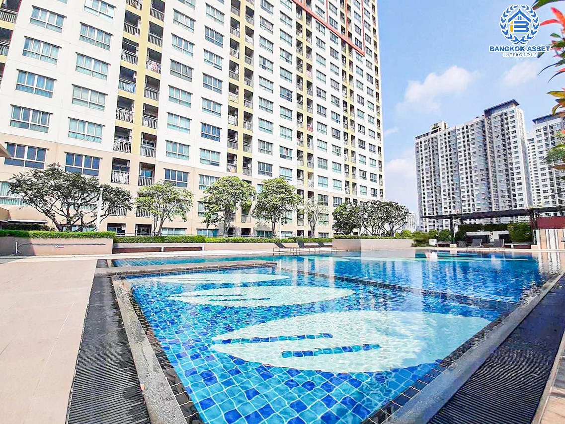 *****คอนโดมิเนียมมือสองกรุงเทพมหานคร โครงการ ลุมพินีเพลส พระราม4-กล้วยน้ำไท เนื้อที่ 28.24 ตร.ม. ฟังก์ชัน 1 ห้องนอน 1 ห้องน้ำ 1 ที่จอดรถ ห้องสภาพดี บนทำเลเดินทางสะดวก ติดถนนพระราม4 เพียง 1 กิโลเมตรก็ถึงรถไฟฟ้าสายสีเขียว "สถานีเอกมัย" ในราคาสุดคุ้ม!