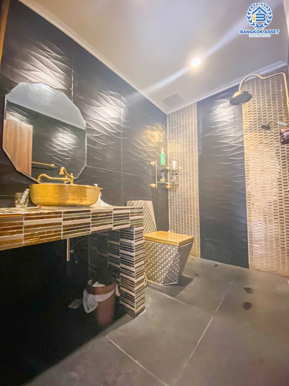 บ้านเดี่ยวมือสอง โครงการ ชัยพฤกษ์ ทวีวัฒนา หลังมุม จากแบรนด์ L&H เนื้อที่ 72.6 ตร.ว. ฟังก์ชัน 3 ห้องนอน 3 ห้องน้ำ 2 ที่จอดรถ ตอบโจทย์ทุกการอยู่อาศัย โครงการบรรยากาศดี บนทำเลศักยภาพ เชื่อมต่อถนนคลองทวีวัฒนา ถนนบรมราชชนนี ใกล้มหาวิทยาลัยมหิดล ศาลายา และเซ็นทรัล ศาลายา...