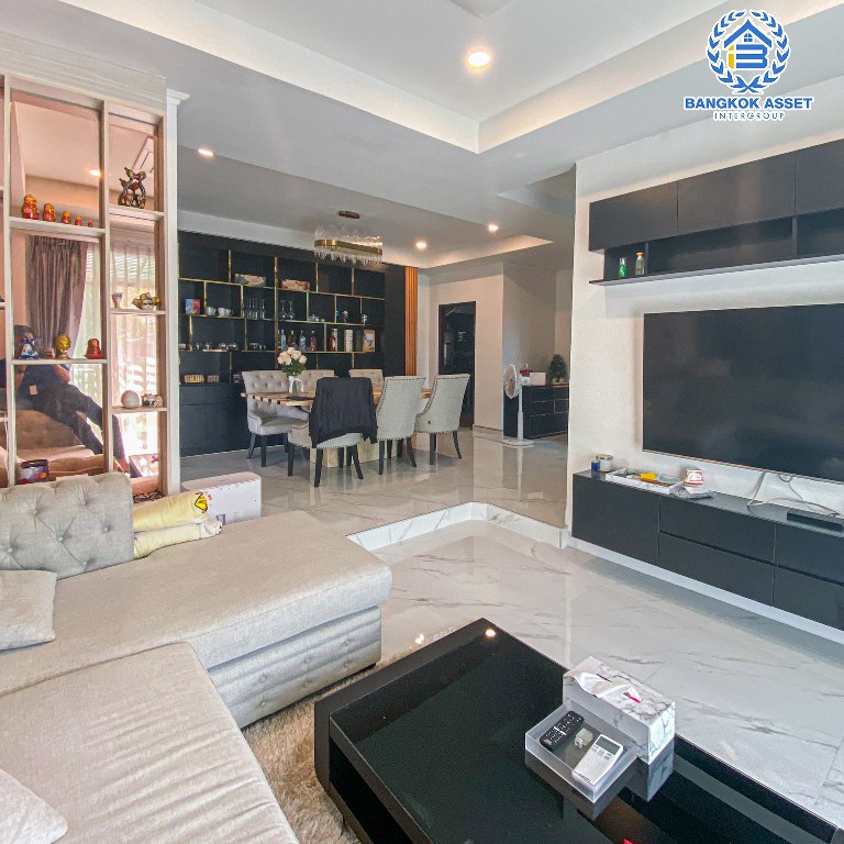 บ้านเดี่ยวมือสอง โครงการ ชัยพฤกษ์ ทวีวัฒนา หลังมุม จากแบรนด์ L&H เนื้อที่ 72.6 ตร.ว. ฟังก์ชัน 3 ห้องนอน 3 ห้องน้ำ 2 ที่จอดรถ ตอบโจทย์ทุกการอยู่อาศัย โครงการบรรยากาศดี บนทำเลศักยภาพ เชื่อมต่อถนนคลองทวีวัฒนา ถนนบรมราชชนนี ใกล้มหาวิทยาลัยมหิดล ศาลายา และเซ็นทรัล ศาลายา...