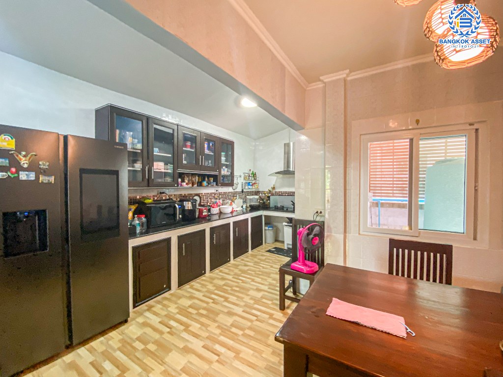 บ้านเดี่ยวมือสอง โครงการ ชัยพฤกษ์ ทวีวัฒนา หลังมุม จากแบรนด์ L&H เนื้อที่ 72.6 ตร.ว. ฟังก์ชัน 3 ห้องนอน 3 ห้องน้ำ 2 ที่จอดรถ ตอบโจทย์ทุกการอยู่อาศัย โครงการบรรยากาศดี บนทำเลศักยภาพ เชื่อมต่อถนนคลองทวีวัฒนา ถนนบรมราชชนนี ใกล้มหาวิทยาลัยมหิดล ศาลายา และเซ็นทรัล ศาลายา...