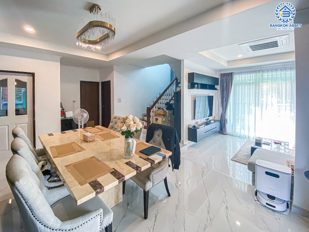 บ้านเดี่ยวมือสอง โครงการ ชัยพฤกษ์ ทวีวัฒนา หลังมุม จากแบรนด์ L&H เนื้อที่ 72.6 ตร.ว. ฟังก์ชัน 3 ห้องนอน 3 ห้องน้ำ 2 ที่จอดรถ ตอบโจทย์ทุกการอยู่อาศัย โครงการบรรยากาศดี บนทำเลศักยภาพ เชื่อมต่อถนนคลองทวีวัฒนา ถนนบรมราชชนนี ใกล้มหาวิทยาลัยมหิดล ศาลายา และเซ็นทรัล ศาลายา...