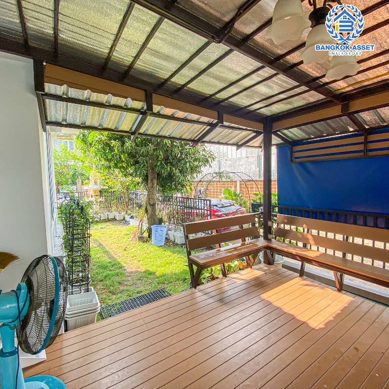 บ้านเดี่ยวมือสอง โครงการ ชัยพฤกษ์ ทวีวัฒนา หลังมุม จากแบรนด์ L&H เนื้อที่ 72.6 ตร.ว. ฟังก์ชัน 3 ห้องนอน 3 ห้องน้ำ 2 ที่จอดรถ ตอบโจทย์ทุกการอยู่อาศัย โครงการบรรยากาศดี บนทำเลศักยภาพ เชื่อมต่อถนนคลองทวีวัฒนา ถนนบรมราชชนนี ใกล้มหาวิทยาลัยมหิดล ศาลายา และเซ็นทรัล ศาลายา...