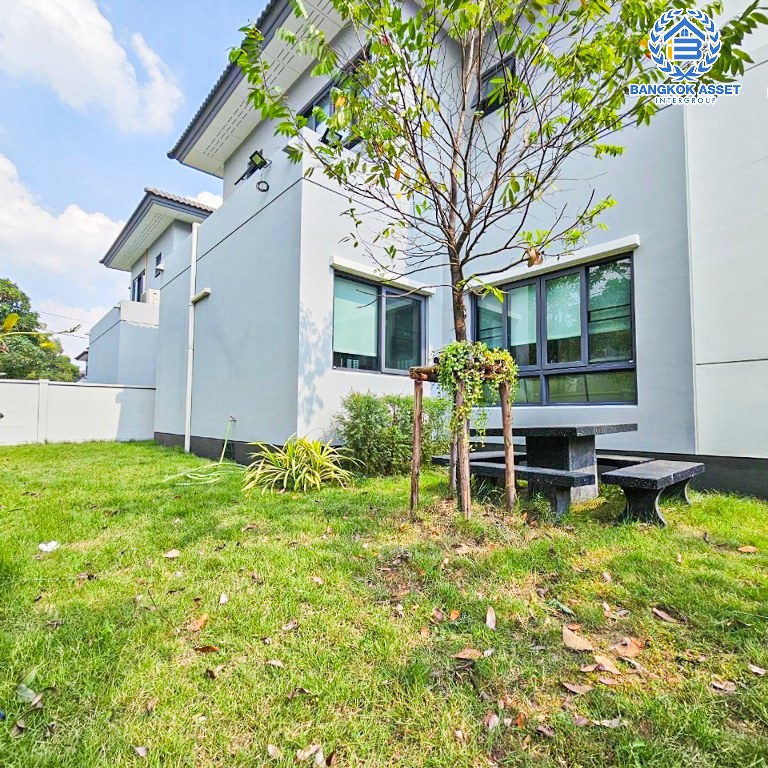 *****บ้านเดี่ยวมือสอง โครงการ Centro ราชพฤกษ์2 หลังมุม เนื้อที่ 65.40 ตร.ว. ฟังก์ชัน 4 ห้องนอน 5 ห้องน้ำ 3 ที่จอดรถ ภายในสไตล์อบอุ่น ภายนอกมีพื้นที่โล่งกว้าง โครงการบนทำเลดี เชื่อมต่อถนนบางกรวย-ไทรน้อย ถนนราชพฤกษ์ ใกล้เซ็นทรัล เวสต์เกต และรถไฟฟ้าสายสีม่วง "สถานีบางพลู"