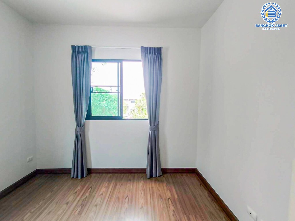 *****บ้านแฝดมือสอง โครงการ เดอะคอนเนค44 กาญจนาภิเษก-กันตนา เนื้อที่ 36.30 ตร.ว. ฟังก์ชัน 3 ห้องนอน 2 ห้องน้ำ 2 ที่จอดรถ บ้านรีโนเวทใหม่ ราคาคุ้มค่า พร้อมเข้าอยู่ โครงการบนทำเลเดินทางสะดวก เชื่อมต่อถนนศาลายา ถนนพิชัยเขต ใกล้รถไฟฟ้าสายสีม่วง "สถานีบางใหญ่" และจุดขึ้นทางด่วน "ศรีรัช"...