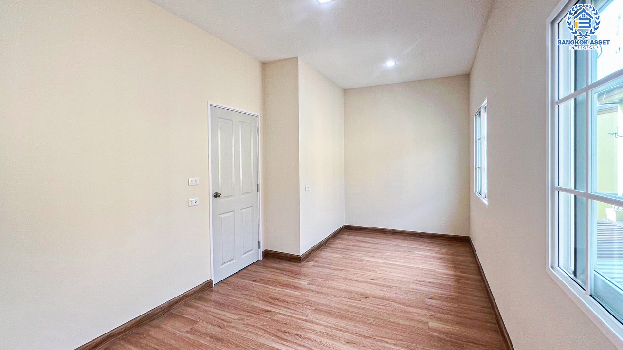 *****ทาวน์เฮ้าส์มือสองกรุงเทพมหานคร โครงการ โกลเด้นทาวน์ เพชรเกษม-พุทธมณฑลสาย3 เนื้อที่ 16 ตร.ว. ฟังก์ชัน 3 ห้องนอน 2 ห้องน้ำ 1 ที่จอดรถ บ้านสภาพดี บนทำเลเดินทางสะดวก เชื่อมต่อถนนพุทธมณฑลสาย3, ถนนเพชรเกษม ใกล้รถไฟฟ้าสายสีน้ำเงิน "สถานีหลักสอง" และทางด่วน "อุดรรัถยา"