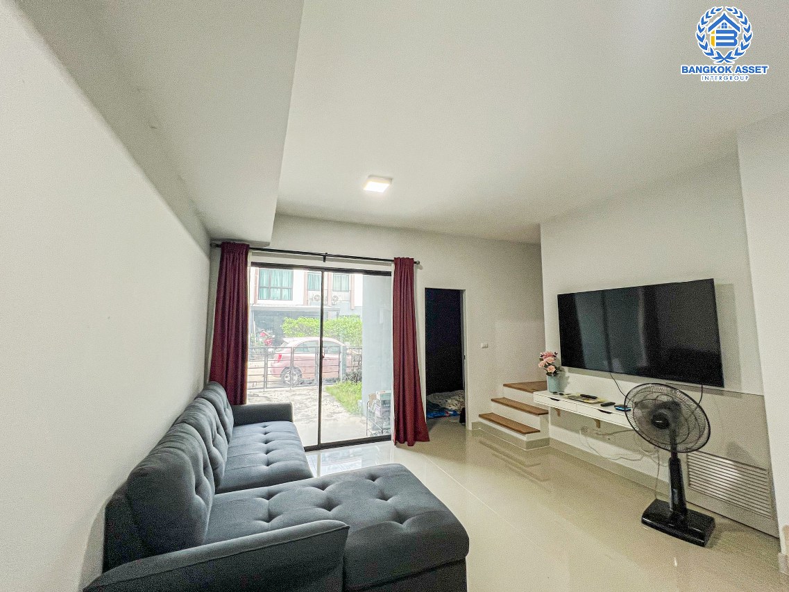 *****ทาวน์เฮ้าส์มือสองนนทบุรี โครงการ พลีโน่ บางใหญ่ เนื้อที่ 17.6 ตร.ว. ฟังก์ชัน 3 ห้องนอน 2 ห้องน้ำ 1 ที่จอดรถ บ้านสวย พร้อมเข้าอยู่ บนทำเลแห่งการเดินทาง เชื่อมต่อถนนกาญจนาภิเษก, ถนนรัตนาธิเบศร์ 15 นาทีก็ถึงรถไฟฟ้าสายสีม่วง "สถานีตลาดบางใหญ่"  และใกล้ทางด่วน "ศรีรัช-วงแหวนรอบนอก" จองเลย!