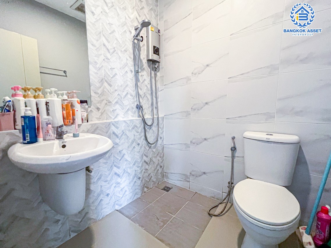 *****ทาวน์เฮ้าส์มือสองนนทบุรี โครงการ พลีโน่ บางใหญ่ เนื้อที่ 17.6 ตร.ว. ฟังก์ชัน 3 ห้องนอน 2 ห้องน้ำ 1 ที่จอดรถ บ้านสวย พร้อมเข้าอยู่ บนทำเลแห่งการเดินทาง เชื่อมต่อถนนกาญจนาภิเษก, ถนนรัตนาธิเบศร์ 15 นาทีก็ถึงรถไฟฟ้าสายสีม่วง "สถานีตลาดบางใหญ่"  และใกล้ทางด่วน "ศรีรัช-วงแหวนรอบนอก" จองเลย!