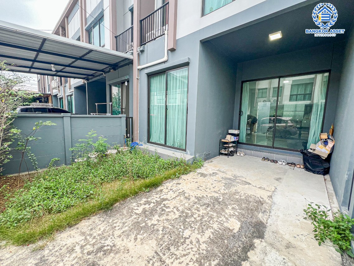 *****ทาวน์เฮ้าส์มือสองนนทบุรี โครงการ พลีโน่ บางใหญ่ เนื้อที่ 17.6 ตร.ว. ฟังก์ชัน 3 ห้องนอน 2 ห้องน้ำ 1 ที่จอดรถ บ้านสวย พร้อมเข้าอยู่ บนทำเลแห่งการเดินทาง เชื่อมต่อถนนกาญจนาภิเษก, ถนนรัตนาธิเบศร์ 15 นาทีก็ถึงรถไฟฟ้าสายสีม่วง "สถานีตลาดบางใหญ่"  และใกล้ทางด่วน "ศรีรัช-วงแหวนรอบนอก" จองเลย!