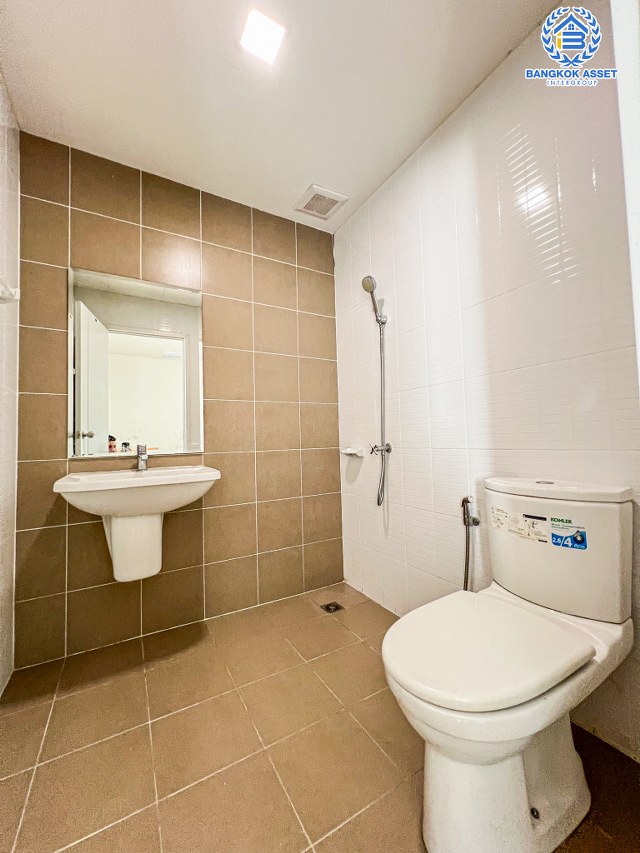 *****ทาวน์เฮ้าส์มือสองนนทบุรี โครงการ พฤกษา กาญจนาภิเษก-กันตนา เนื้อที่กว้าง 19.2 ตร.ว. ฟังก์ชัน 3 ห้องนอน 2 ห้องน้ำ 1 ที่จอดรถ บ้านรีโนเวทใหม่ ไม่เคยเข้าอยู่ บนทำเลแห่งการเดินทาง เชื่อมต่อถนนกาญจนาภิเษก, ถนนนครอินทร์, ถนนรัตนาธิเบศร์ จองเลย!