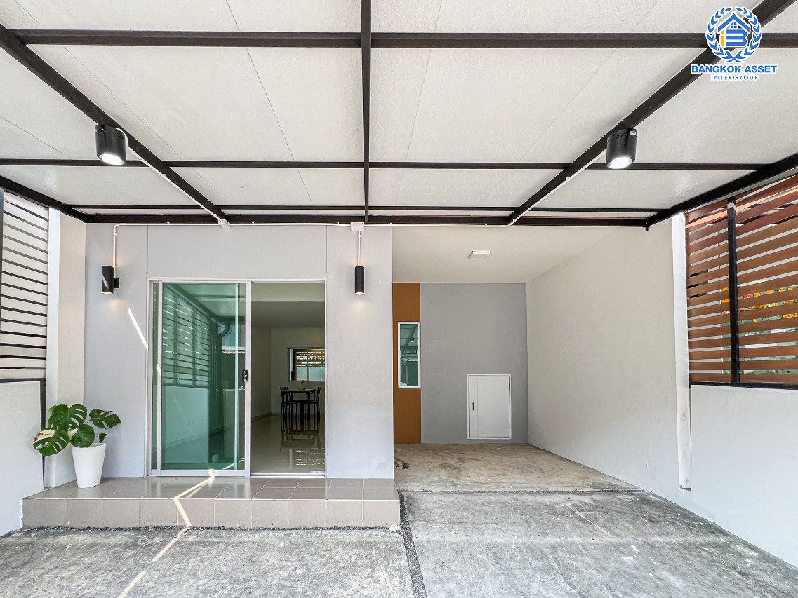 *****ทาวน์เฮ้าส์มือสองนนทบุรี โครงการ พฤกษา กาญจนาภิเษก-กันตนา เนื้อที่กว้าง 19.2 ตร.ว. ฟังก์ชัน 3 ห้องนอน 2 ห้องน้ำ 1 ที่จอดรถ บ้านรีโนเวทใหม่ ไม่เคยเข้าอยู่ บนทำเลแห่งการเดินทาง เชื่อมต่อถนนกาญจนาภิเษก, ถนนนครอินทร์, ถนนรัตนาธิเบศร์ จองเลย!