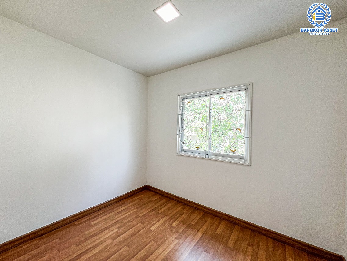 *****ทาวน์เฮ้าส์มือสองนนทบุรี โครงการ พฤกษา กาญจนาภิเษก-กันตนา เนื้อที่กว้าง 19.2 ตร.ว. ฟังก์ชัน 3 ห้องนอน 2 ห้องน้ำ 1 ที่จอดรถ บ้านรีโนเวทใหม่ ไม่เคยเข้าอยู่ บนทำเลแห่งการเดินทาง เชื่อมต่อถนนกาญจนาภิเษก, ถนนนครอินทร์, ถนนรัตนาธิเบศร์ จองเลย!