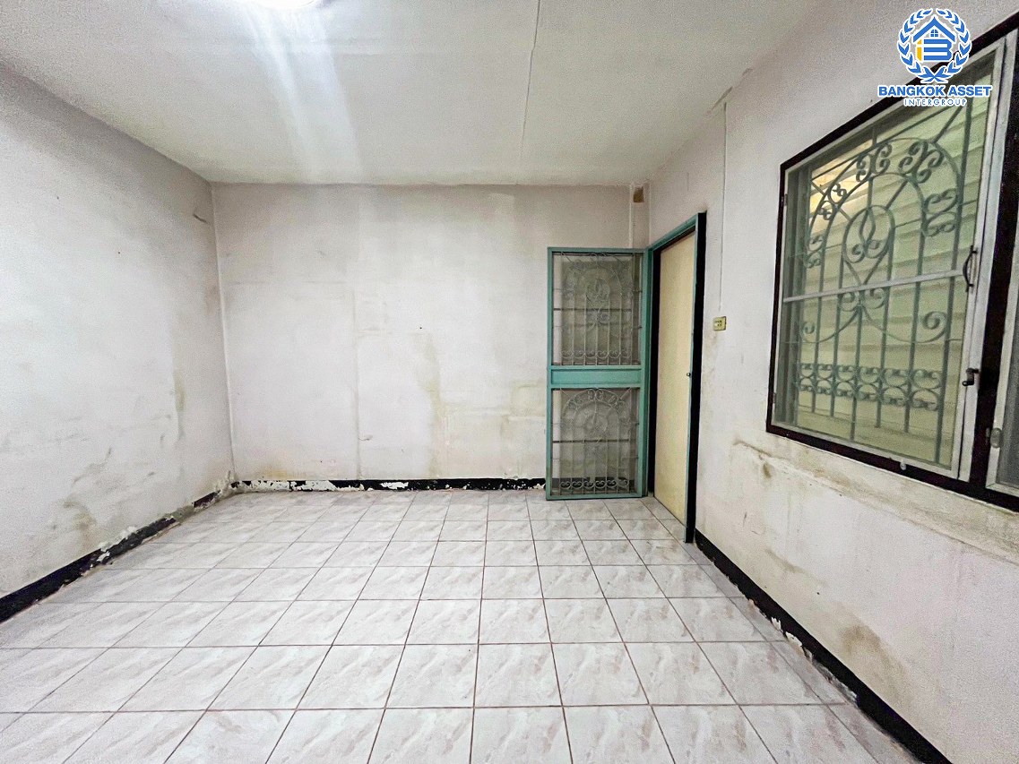 *****ทาวน์เฮ้าส์มือสองนนทบุรี โครงการ บางใหญ่ซิตี้ กาญจนาภิเษก เนื้อที่ 18 ตร.ว. ฟังก์ชัน 2 ห้องนอน 2 ห้องน้ำ 1 ที่จอดรถ บ้านสภาพดี บนทำเลใกล้รถไฟฟ้าสายสีม่วง "สถานีตลาดบางใหญ่" เพียง 700 เมตร เชื่อมต่อถนนกาญจนาภิเษก, ถนนรัตนาธิเบศร์ และใกล้เซ็นทรัลเวสต์เกต